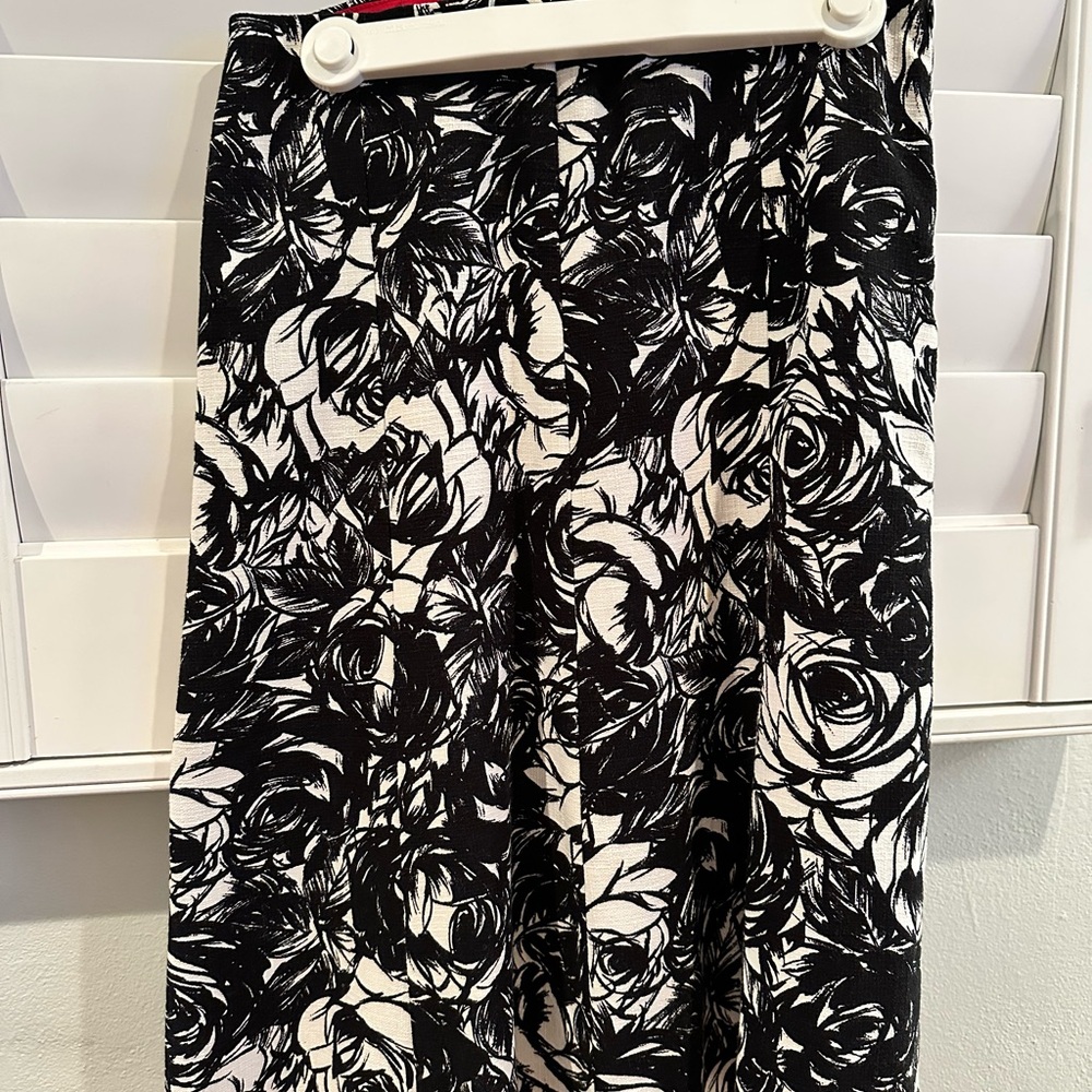 Anthropologie - RUTH, Black White Rose Floral A-Line Skirt, Size 2